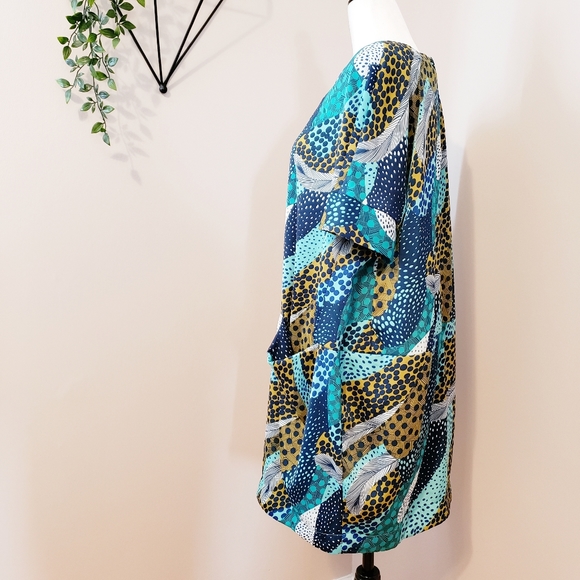 ⚡FREE WITH purchase ⚡ABSTRACT PRINT POCKETED SHIFT MID LENGTH DRESS - Picture 5 of 13